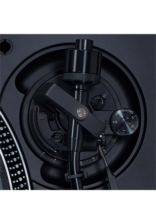 Technics SL-1200MK7 Professional DJ Turntable with Pitch Control