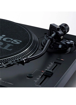 Technics SL-1200MK7 Direct Drive DJ Turntable